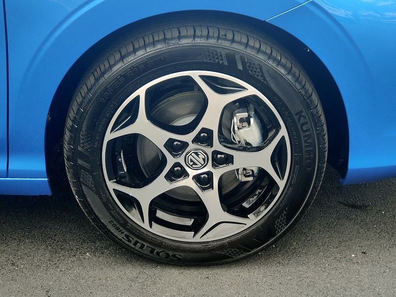 MG 1.5 Hybrid+ MHEV Trophy Hatchback 5dr Petrol Hybrid Auto Euro 6 (s/s) (194 ps)