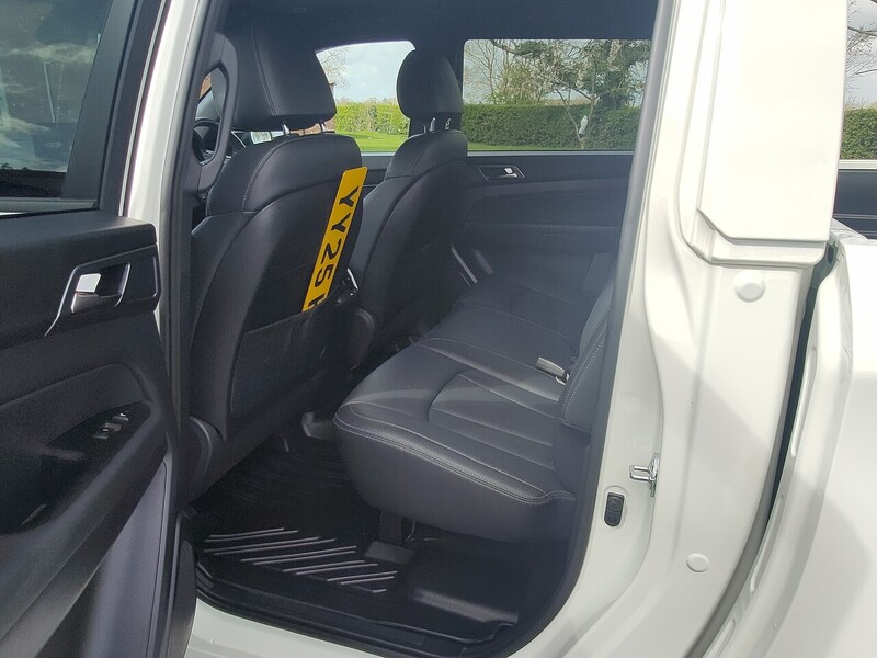 KGM Saracen 2.2 Diesel 2.2 4dr Pick Up Automatic Diesel