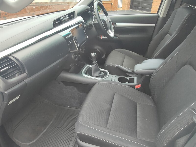 Toyota 2.4 D-4D Icon 2.4 4dr Pickup Manual Diesel