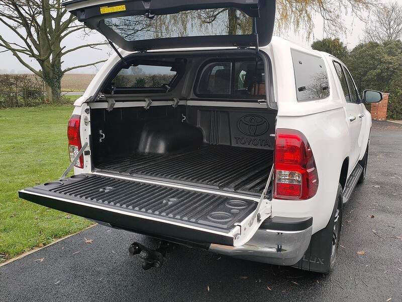 Toyota 2.4 D-4D Icon 2.4 4dr Pickup Manual Diesel