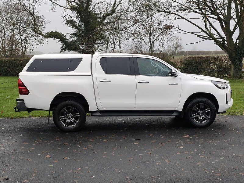 Toyota 2.4 D-4D Icon 2.4 4dr Pickup Manual Diesel