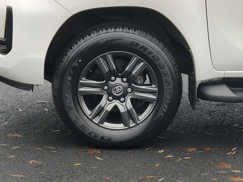 Toyota 2.4 D-4D Icon 2.4 4dr Pickup Manual Diesel