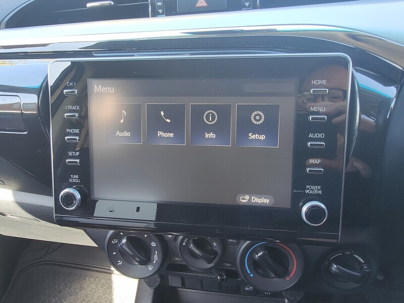 Toyota 2.4 D-4D Icon 2.4 4dr Pickup Manual Diesel