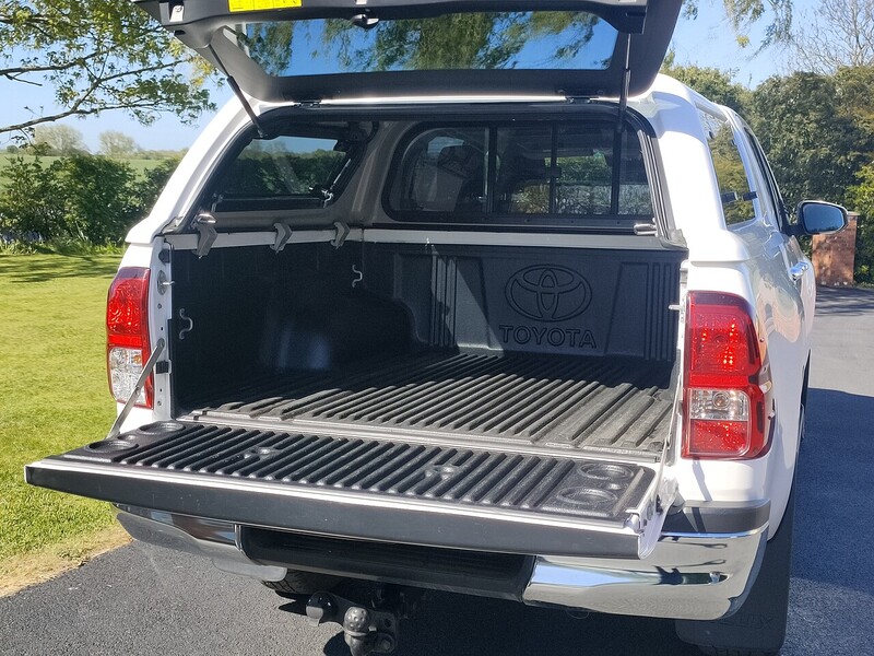 Toyota 2.4 D-4D Icon 2.4 4dr Pickup Manual Diesel