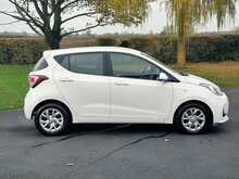 Hyundai i10 1.0 SE 5dr Manual