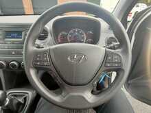 Hyundai i10 1.0 SE 5dr Manual
