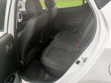 Hyundai i10 1.0 SE 5dr Manual