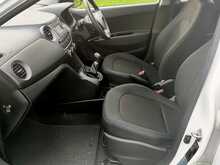 Hyundai i10 1.0 SE 5dr Manual