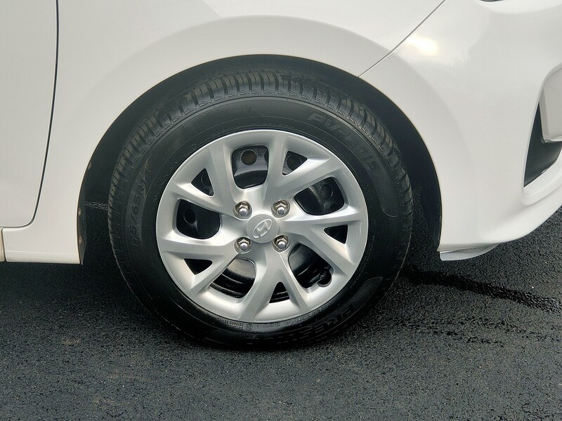 Hyundai 1.0 SE 1.0 5dr Hatchback Manual Petrol