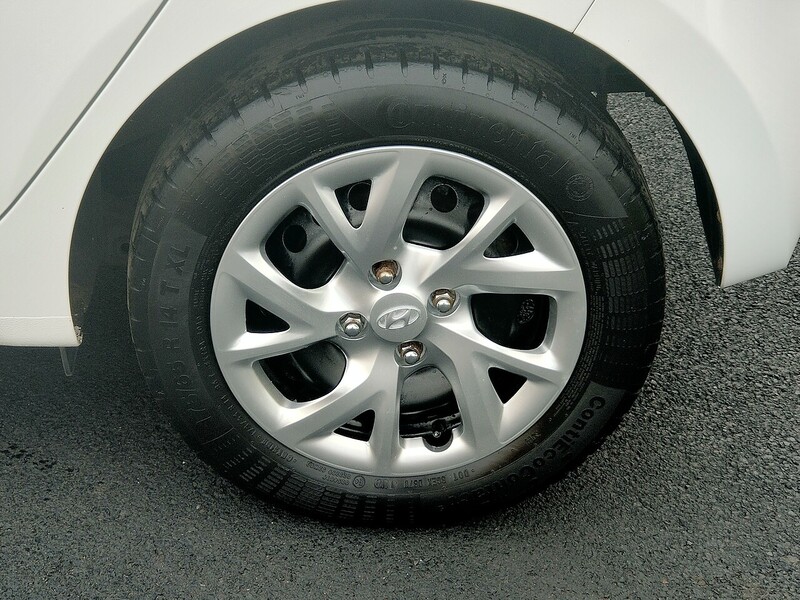 Hyundai 1.0 SE 1.0 5dr Hatchback Manual Petrol