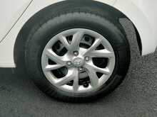 Hyundai i10 1.0 SE 5dr Manual