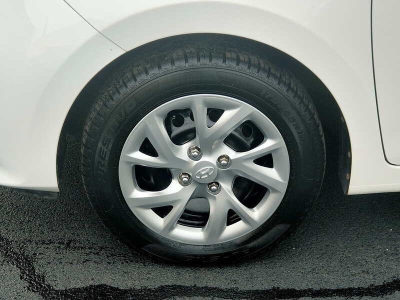 Hyundai 1.0 SE 1.0 5dr Hatchback Manual Petrol