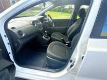 Hyundai i10 1.0 SE 5dr Manual