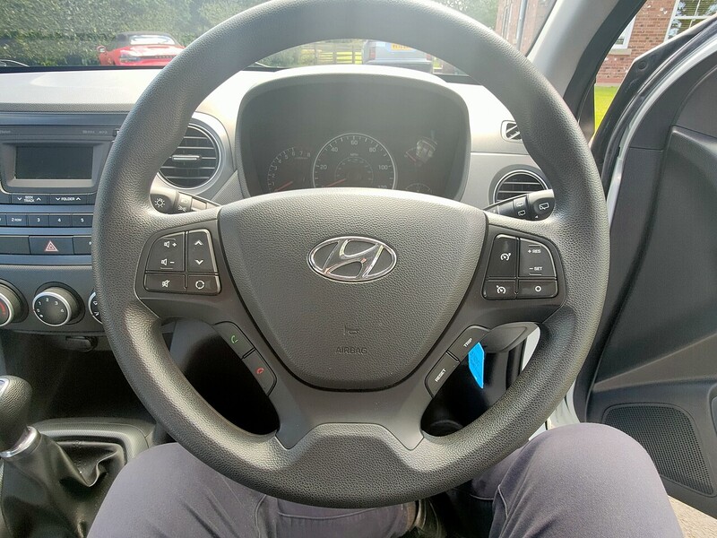 Hyundai 1.0 SE 1.0 5dr Hatchback Manual Petrol