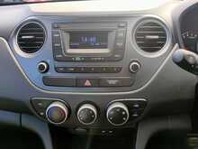 Hyundai i10 1.0 SE 5dr Manual