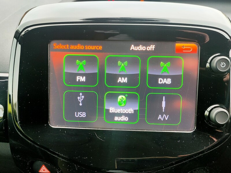 Toyota 1.0 VVT-i x-cite 3 Yellow Bi-Tone Hatchback 5dr Petrol x-shift Euro 6 (68 ps)