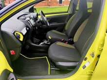 Toyota Aygo 1.0 X-Cite 5dr Bi-Tone