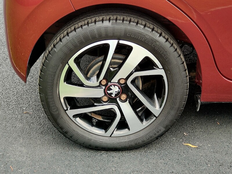 Peugeot 1.0 Collection 1.0 5dr Hatchback Manual Petrol