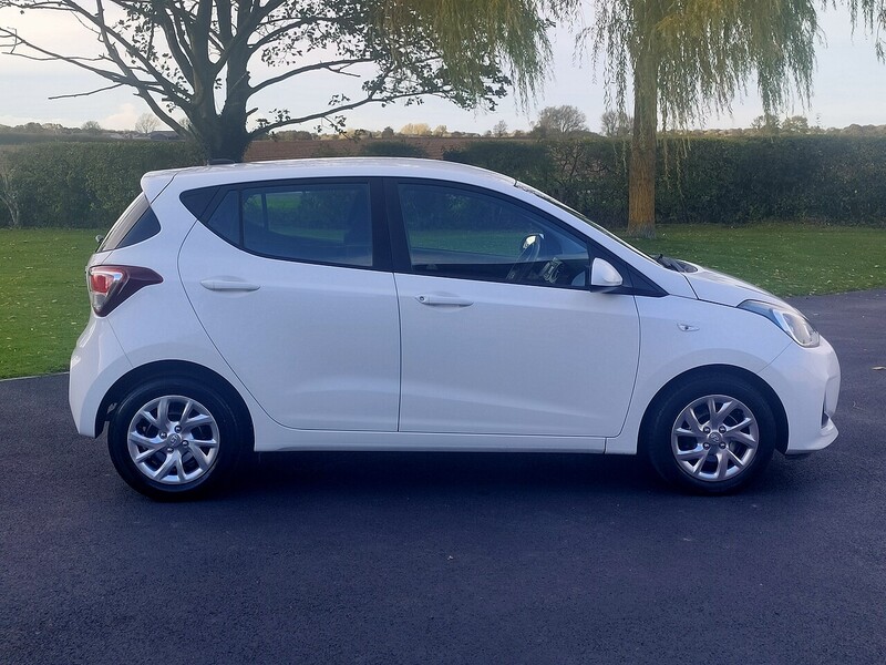 Hyundai 1.0 SE 1.0 5dr Hatchback Manual Petrol