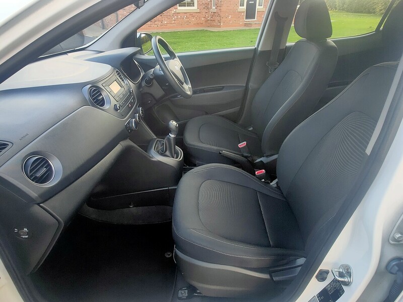 Hyundai 1.0 SE 1.0 5dr Hatchback Manual Petrol