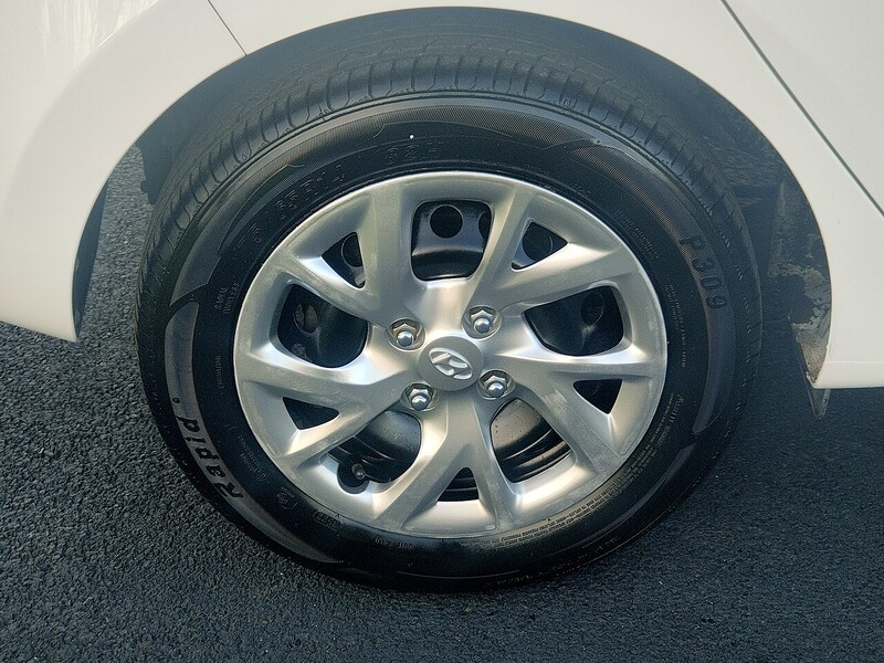 Hyundai 1.0 SE 1.0 5dr Hatchback Manual Petrol