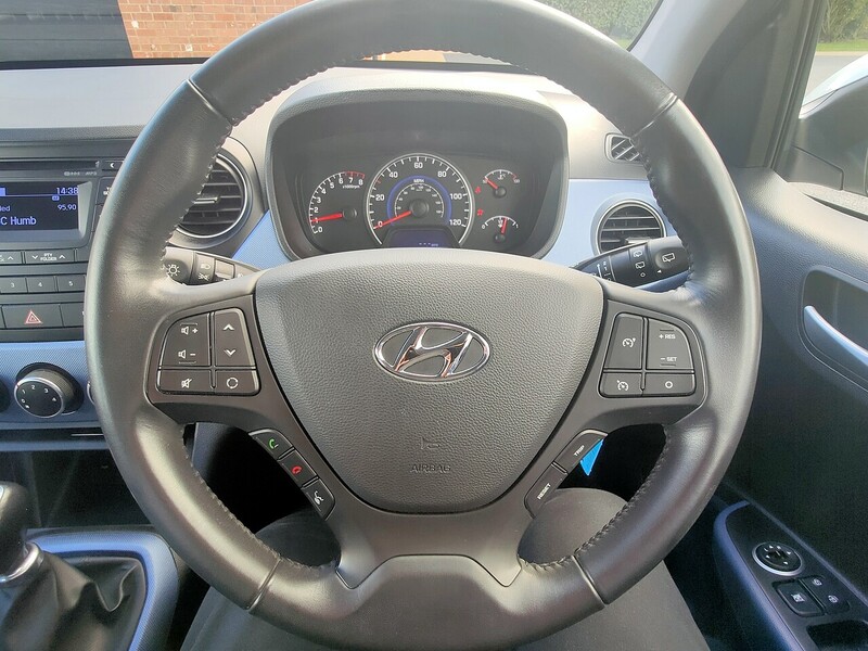 Hyundai Blue Drive Premium Hatchback 1.0 Manual Petrol