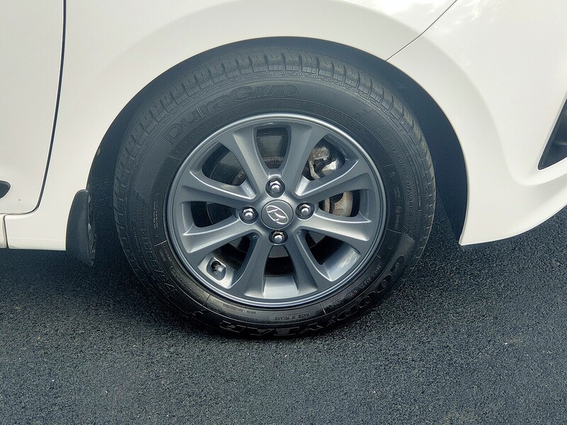 Hyundai Blue Drive Premium Hatchback 1.0 Manual Petrol