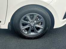 Hyundai 1.0 Blue Drive Premium
