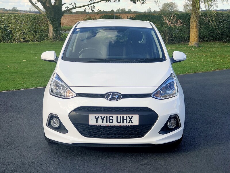 Hyundai Blue Drive Premium Hatchback 1.0 Manual Petrol