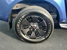 Isuzu D-Max V-Cross Auto