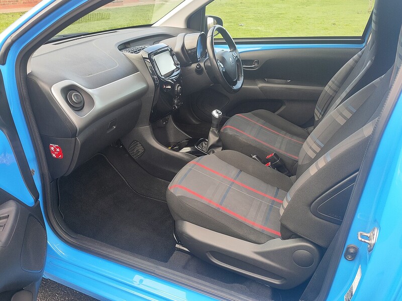 Peugeot 1.2 PureTech Allure Hatchback 3dr Petrol Manual Euro 6 (82 ps)