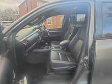 Toyota Hilux 2.8 Invincible X Double Cab