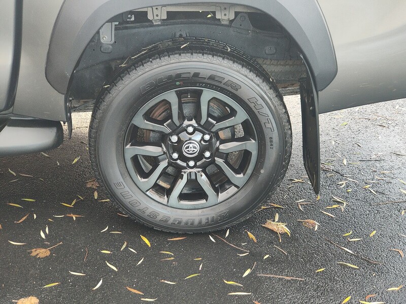 Toyota 2.8 D-4D Invincible X Pickup Double Cab 4dr Diesel Auto 4WD Euro 6 (s/s) (204 ps)