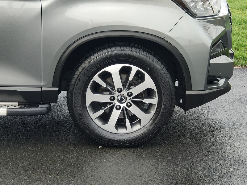 SsangYong Ultimate 2.2 5dr Estate Automatic Diesel