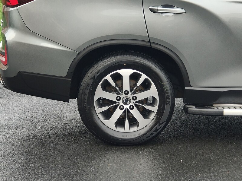 SsangYong Ultimate 2.2 5dr Estate Automatic Diesel