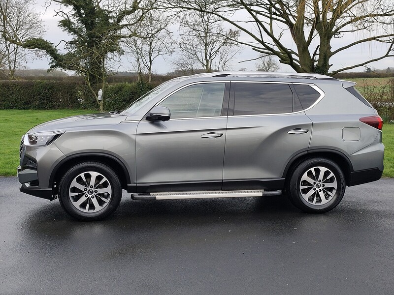 SsangYong Ultimate 2.2 5dr Estate Automatic Diesel