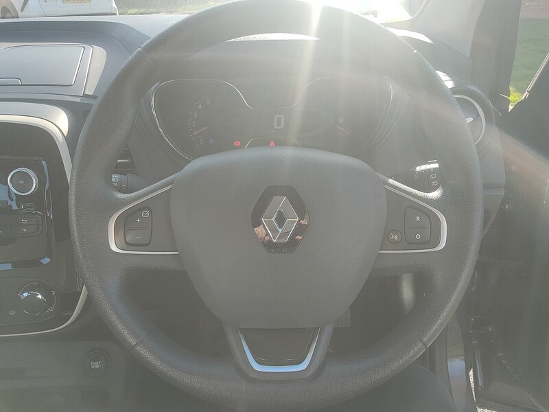 Renault 1.0 TCe ENERGY Play 0.9 5dr SUV Manual Petrol