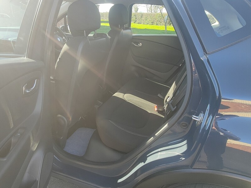 Renault 1.0 TCe ENERGY Play 0.9 5dr SUV Manual Petrol