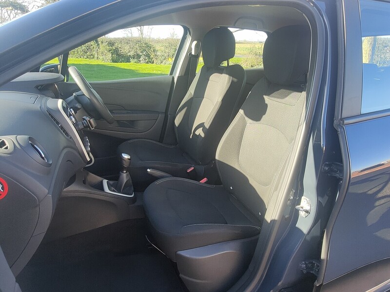 Renault 1.0 TCe ENERGY Play 0.9 5dr SUV Manual Petrol