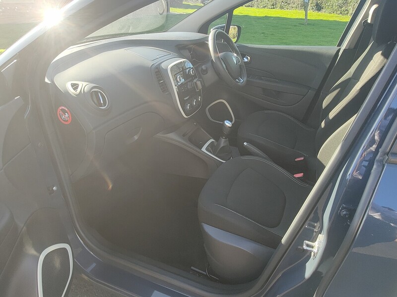 Renault 1.0 TCe ENERGY Play 0.9 5dr SUV Manual Petrol