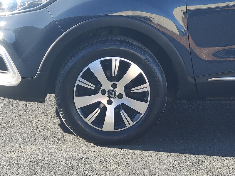 Renault 1.0 TCe ENERGY Play 0.9 5dr SUV Manual Petrol