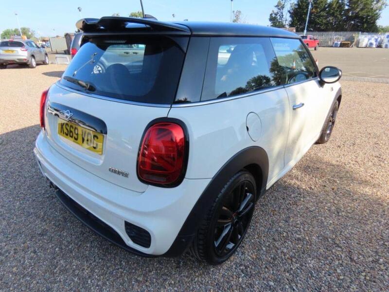 Mini Hatchback Hatchback 1.5 Cooper Sport II 3dr - U4656