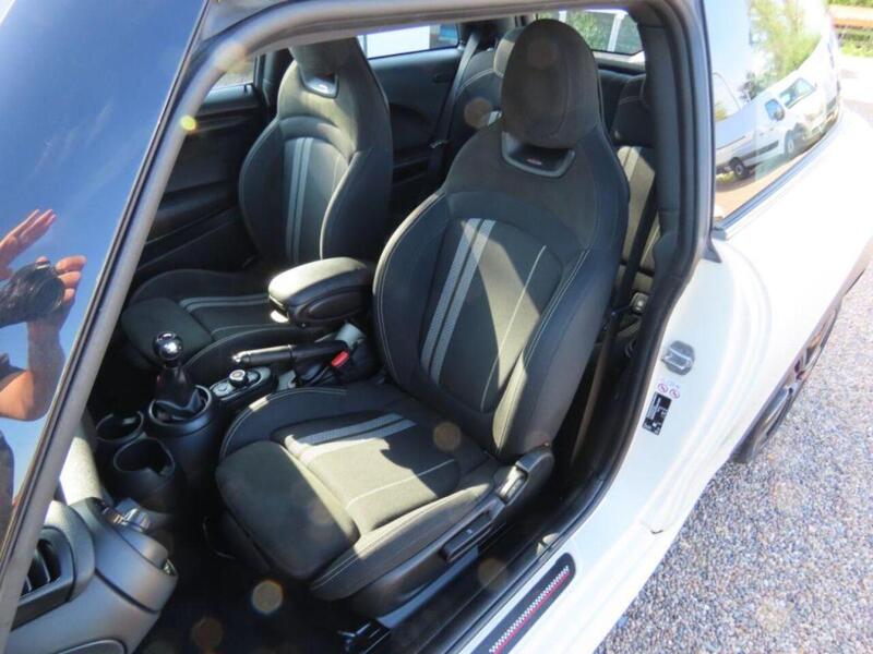 Mini Hatchback Hatchback 1.5 Cooper Sport II 3dr - U4656