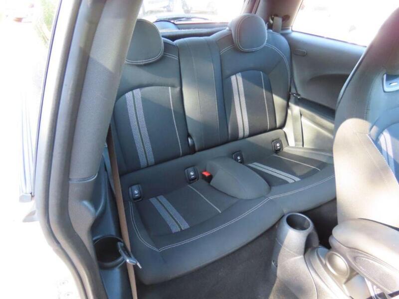 Mini Hatchback Hatchback 1.5 Cooper Sport II 3dr - U4656