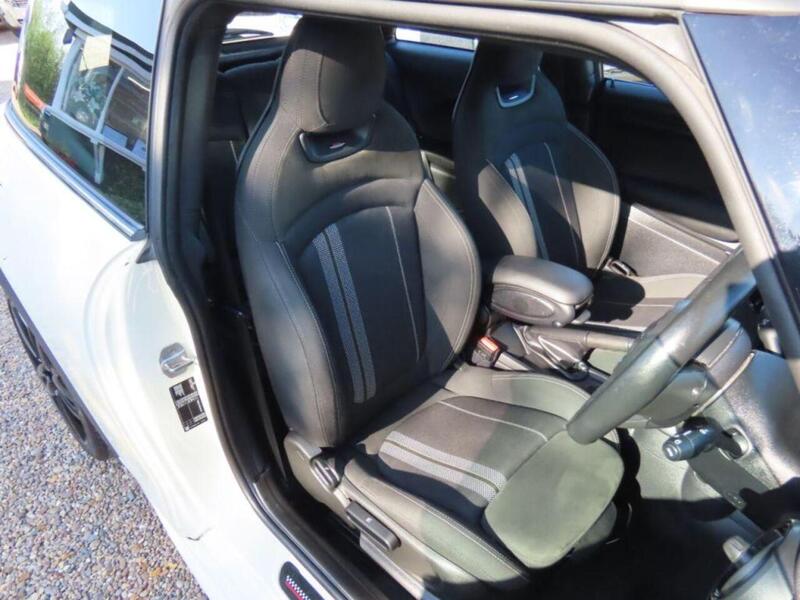 Mini Hatchback Hatchback 1.5 Cooper Sport II 3dr - U4656