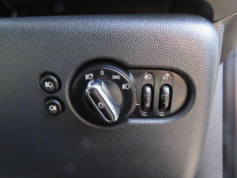 Mini Hatchback Hatchback 1.5 Cooper Sport II 3dr - U4656