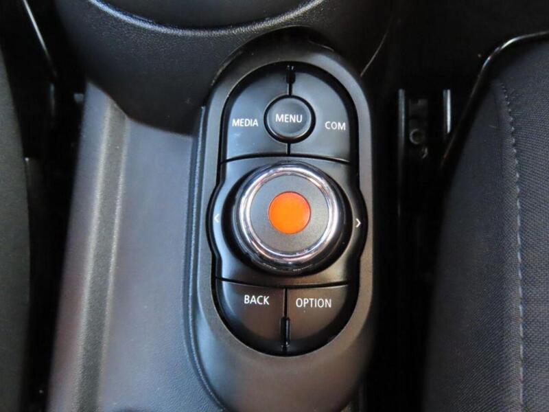 Mini Hatchback Hatchback 1.5 Cooper Sport II 3dr - U4656