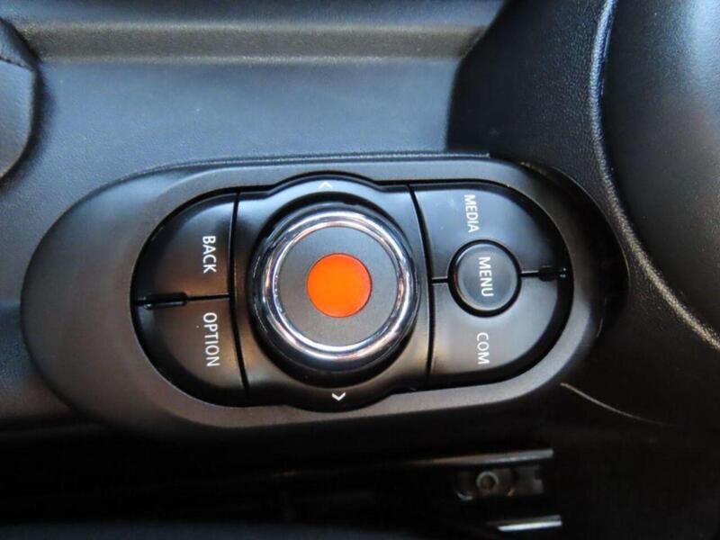 Mini Hatchback Hatchback 1.5 Cooper Sport II 3dr - U4656