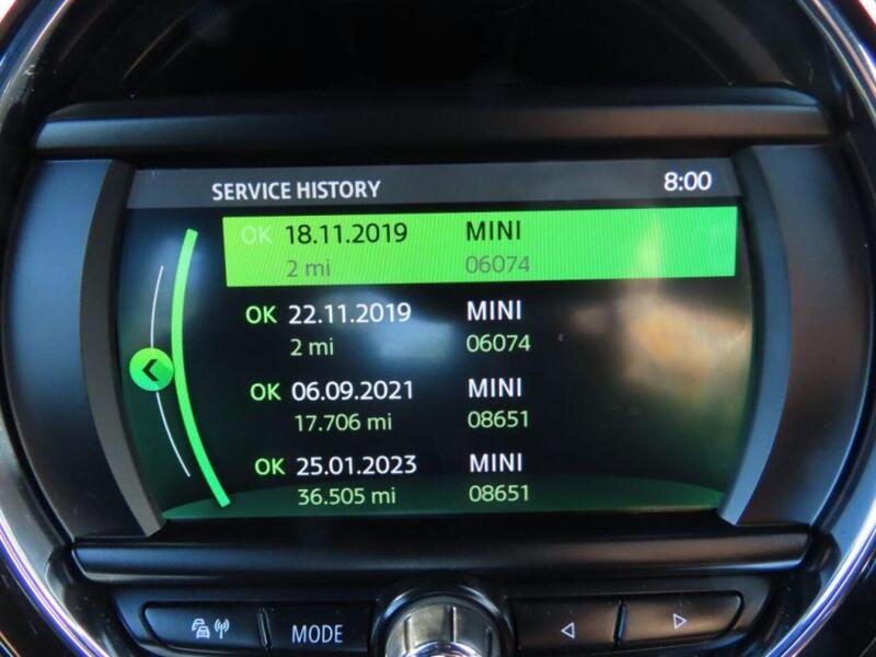 Mini Hatchback Hatchback 1.5 Cooper Sport II 3dr - U4656