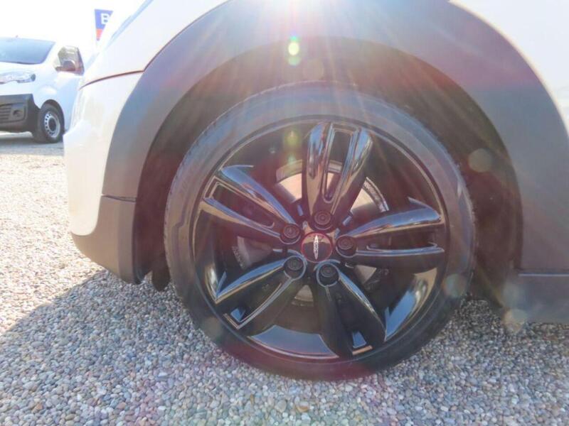 Mini Hatchback Hatchback 1.5 Cooper Sport II 3dr - U4656